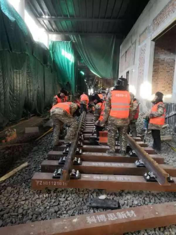 今日頭條、北京日報：13號線清河站撥線工程倒計時，京城地鐵首  次鋪上樹脂軌枕